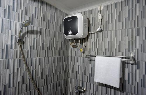 Semarang Hotel | Budget-Friendly Stay at RedDoorz @ Jalan Gatot Subroto