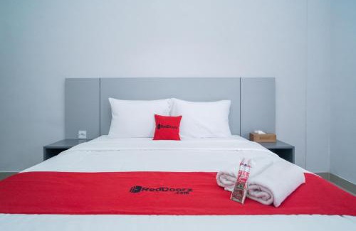 Mahendradatta Hotel | Budget-Friendly Stay at RedDoorz Jalan Gunung Talang