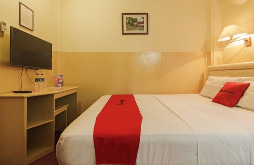 Jaksa Street Hotel | Budget-Friendly Stay at RedDoorz @ Jalan Jaksa with Breakfast