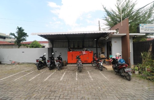 Medan House | Family-Friendly Stay at RedDoorz @ Jalan Krakatau Medan