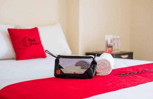 Prabumulih Hotel | Budget-Friendly Stay at RedDoorz @ Jalan Padat Karya
