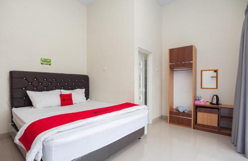 Rajabasa Hotel | Budget-Friendly Stay at RedDoorz @ Jalan Urip Sumoharjo
