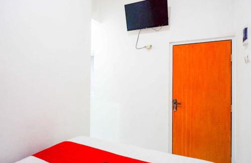Semarang Hotel | Budget-Friendly Stay at RedDoorz @ Kawasan Industri Candi