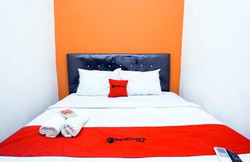 Semarang Hotel | Budget-Friendly Stay at RedDoorz @ Kawasan Industri Candi