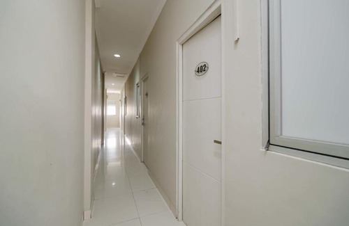 Old Jakarta House | Budget-Friendly Stay at RedDoorz @ Mangga Besar 2