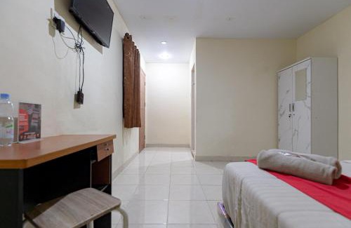Medan Hotel | Budget-Friendly Stay at RedDoorz @ Medan Johor 2