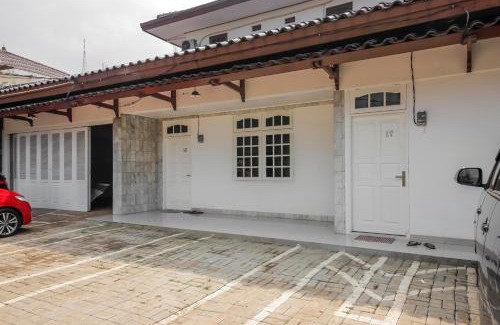 Jakarta House | Comfortable Stay at RedDoorz @ Meruya - Family Friendly