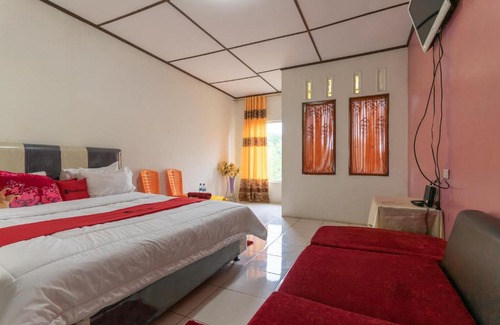 Kota Sidikalang Hotel | Budget-Friendly Stay at RedDoorz @ Nantampukmas Sidikalang