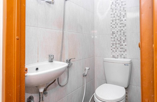 Astana Anyar House | Budget-Friendly RedDoorz Near Alun Alun Bandung