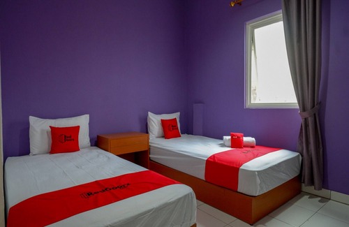 Kaliwungu House | Budget-Friendly Stay at RedDoorz near Alun Alun Kaliwungu