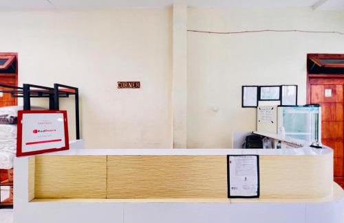 Sidoarjo Hotel | Budget-Friendly RedDoorz near Alun Alun Sidoarjo