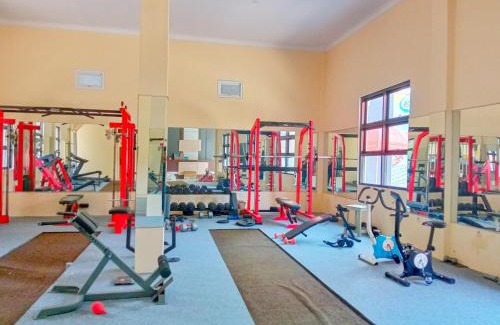 Tegal Hotel | RedDoorz Near Alun Alun Slawi