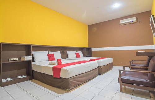 Subang Hotel | Budget-Friendly RedDoorz with Breakfast Near Alun Alun Subang