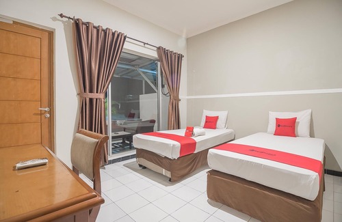 Subang Hotel | Budget-Friendly RedDoorz with Breakfast Near Alun Alun Subang