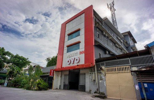 Makassar Hotel | Budget-Friendly RedDoorz with Hot Tub in Makassar