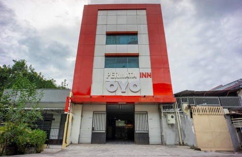 Makassar Hotel | Budget-Friendly RedDoorz with Hot Tub in Makassar