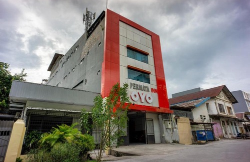 Makassar Hotel | Budget-Friendly RedDoorz with Hot Tub in Makassar