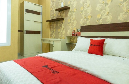 Ngawi Hotel | Budget-Friendly RedDoorz Near Benteng Van Den Bosch