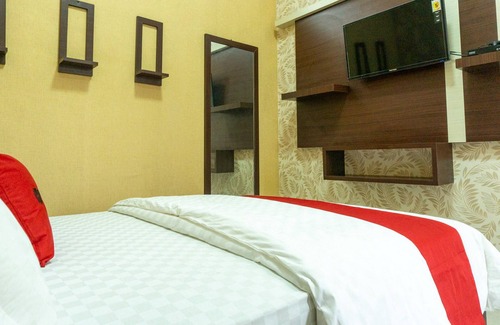 Ngawi Hotel | Budget-Friendly RedDoorz Near Benteng Van Den Bosch