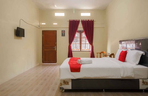 Berastagi Hotel | Family-Friendly Retreat at RedDoorz near Bukit Kubu Berastagi