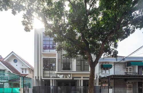 Serpong House | Budget-Friendly Stay at RedDoorz near Eka Hospital BSD City