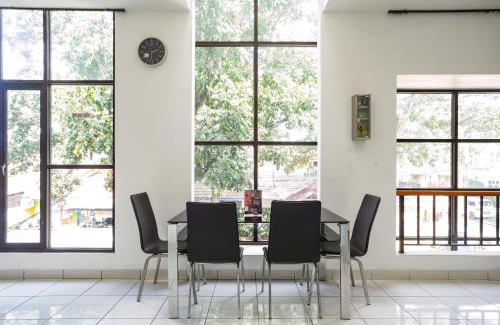 Serpong House | Budget-Friendly Stay at RedDoorz near Eka Hospital BSD City