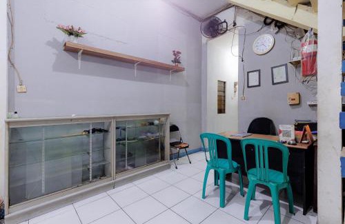 Tanjung Duren Utara Hotel | Budget-Friendly Stay at OYO 160 Lontar Residence