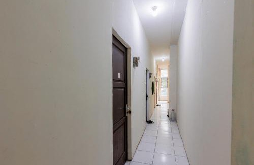 Tanjung Duren Utara Hotel | Budget-Friendly Stay at OYO 160 Lontar Residence