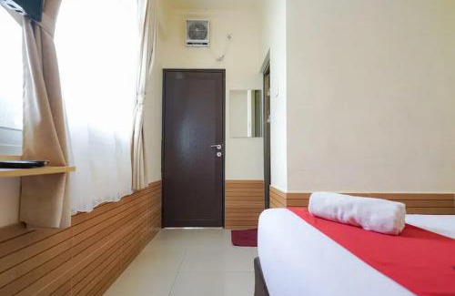 Sukaraja Hotel | Budget-Friendly RedDoorz Near Exit Toll Sirkuit Sentul