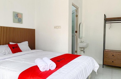 Serang Hotel | Budget-Friendly Stay at RedDoorz near FKIP UNTIRTA Serang