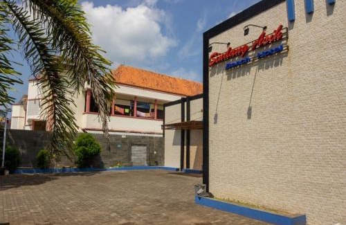 Pangandaran Hotel | Ideal Getaway at RedDoorz near Goa Panggung with Breakfast