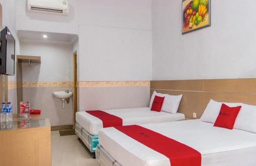 Pangandaran Hotel | Ideal Getaway at RedDoorz near Goa Panggung with Breakfast