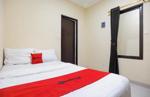 East Jakarta Hotel | Convenient Stay at RedDoorz near Jakarta International Velodrome