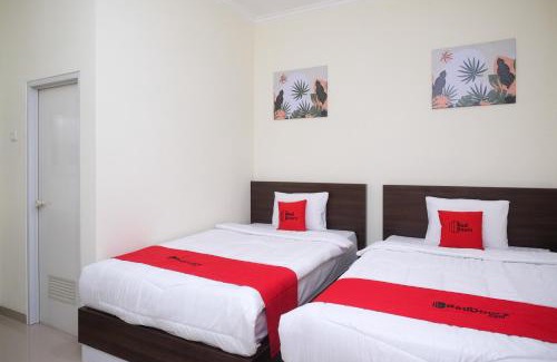 Semarang Hotel | Comfortable Stay at RedDoorz near Ahmad Yani Airport