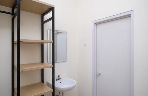 Semarang Hotel | Comfortable Stay at RedDoorz near Ahmad Yani Airport