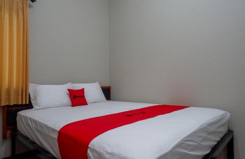 Banyumas Hotel | Comfortable Stay at RedDoorz near Kampus UMP Purwokerto