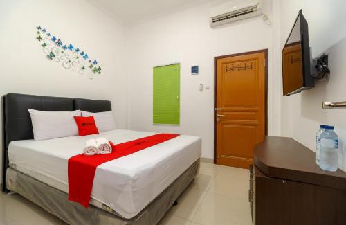 North Cirebon House | Budget-Friendly RedDoorz Near Kejaksan Station, Cirebon