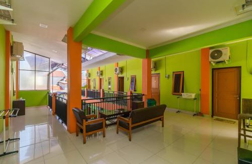 North Cirebon House | Budget-Friendly RedDoorz Near Kejaksan Station, Cirebon