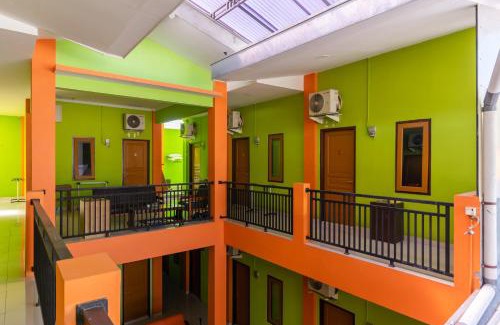 North Cirebon House | Budget-Friendly RedDoorz Near Kejaksan Station, Cirebon