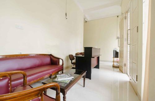 Palembang Hotel | Family-Friendly RedDoorz Near OPI Mall Palembang