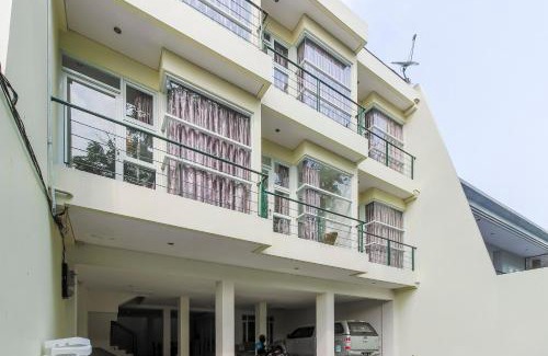 Pancoran House | Budget-Friendly Stay at RedDoorz near Pancoran, Family Welcome