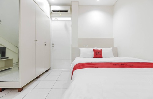 Pancoran House | Budget-Friendly RedDoorz Near Pancoran with Breakfast