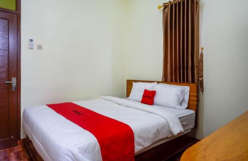 Purwokerto Hotel | Comfortable Stay at RedDoorz near Rita Supermall Purwokerto