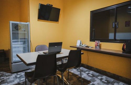 Jakarta Utara House | Budget-Friendly Family Stay at RedDoorz near RSUD Koja