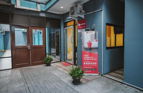 Jakarta Utara House | Budget-Friendly Family Stay at RedDoorz near RSUD Koja