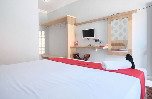 Bangko Hotel | Budget-Friendly Stay at RedDoorz near RSUD Kolonel Abundjani