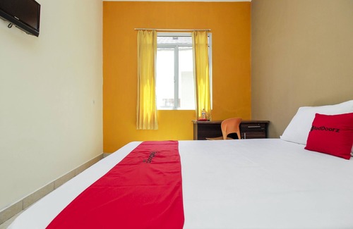 Manado Hotel | Convenient Stay at RedDoorz near RSUP Prof. Kandou Manado