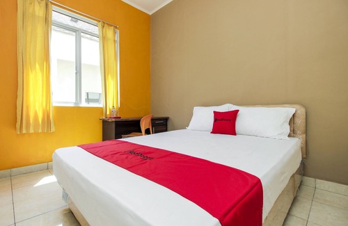 Manado Hotel | Convenient Stay at RedDoorz near RSUP Prof. Kandou Manado