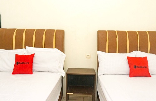 Sentani House | Budget-Friendly RedDoorz Near Sentani Airport Jayapura