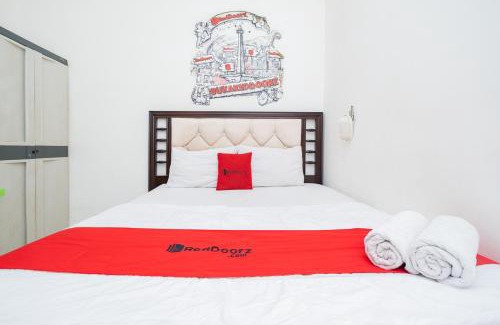 Pondok Aren House | Budget-Friendly RedDoorz Near STAN with 8/10 Guest Ratings